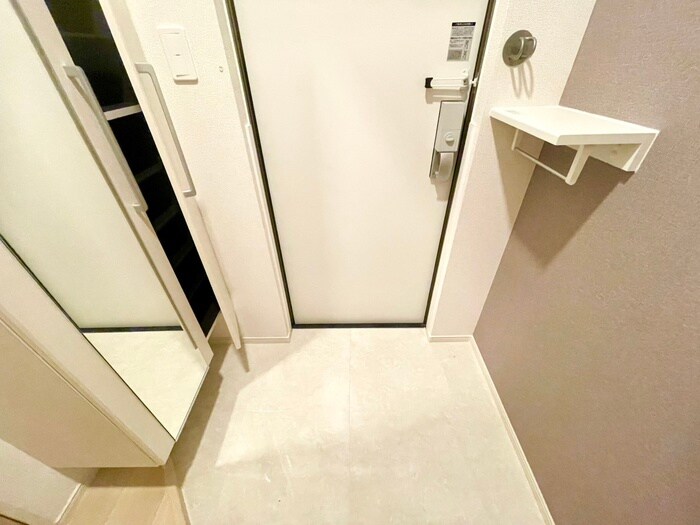 物件内観写真18　(玄関)