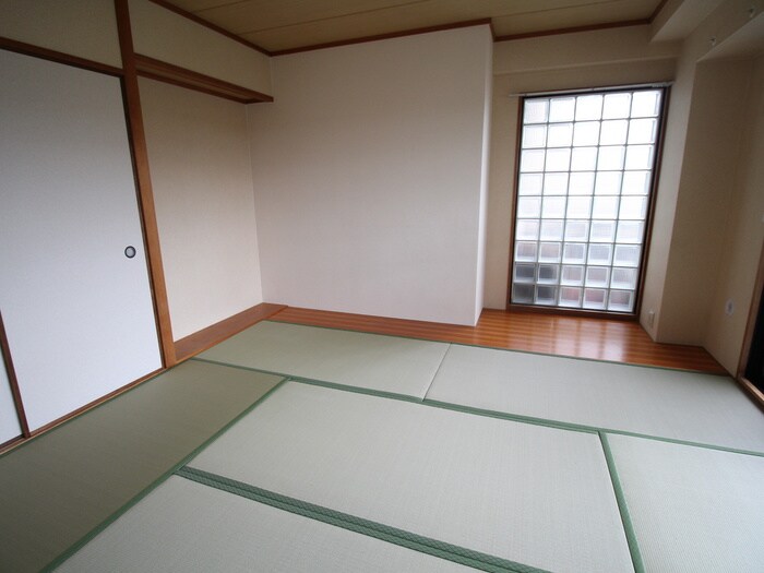 物件内観写真10　(居室)