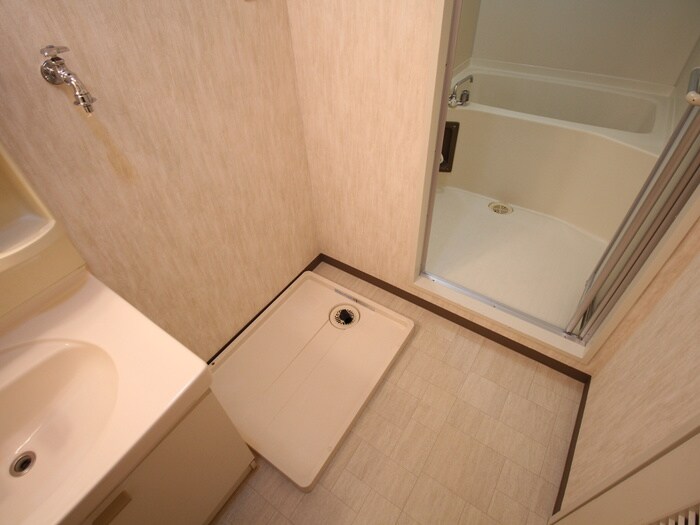 物件内観写真14　(洗濯機置場)