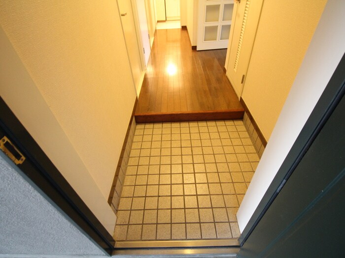 物件内観写真19　(玄関)
