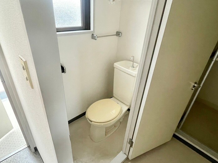 物件内観写真15　(トイレ)
