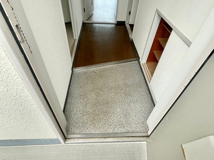 物件内観写真17　(玄関)
