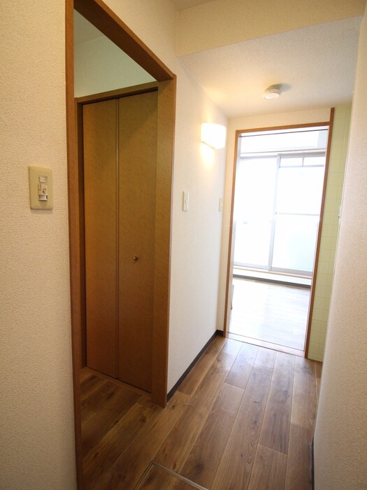 物件内観写真18　(廊下)