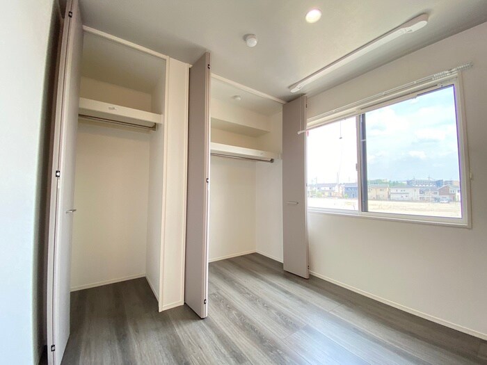 物件内観写真12　(収納)