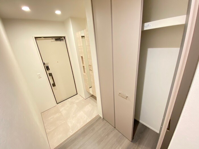 物件内観写真21　(玄関)