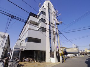アイ・ビービル外観写真