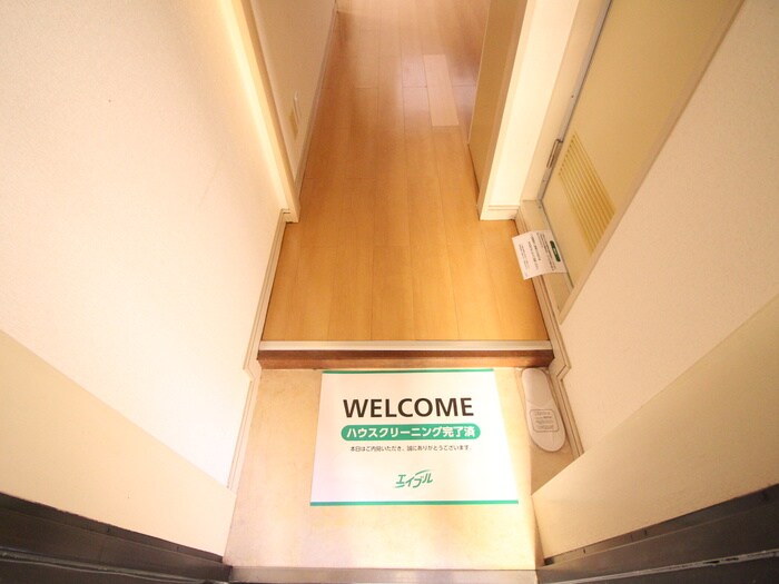 物件内観写真12　(玄関)