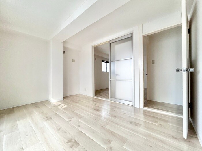 物件内観写真10　(居室)