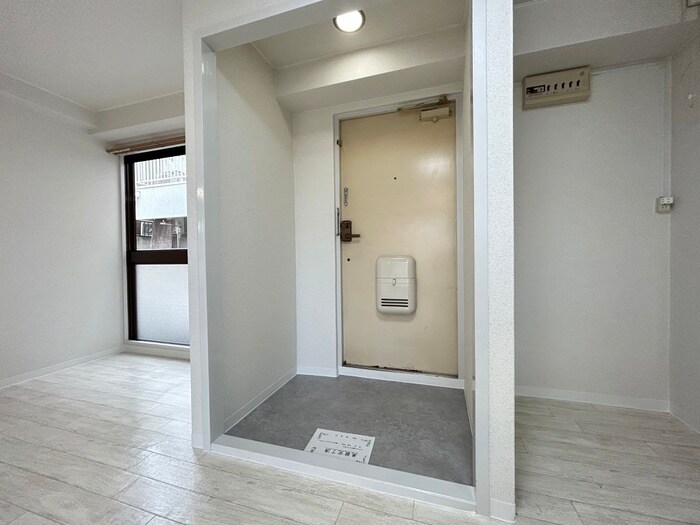 物件内観写真14　(玄関)