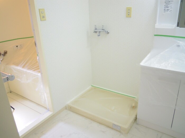 物件内観写真13　(洗濯機置場)