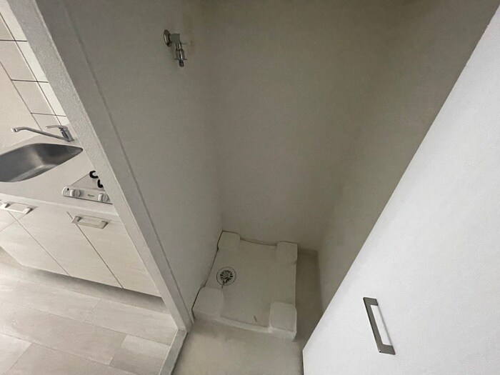 物件内観写真13　(洗濯機置場)