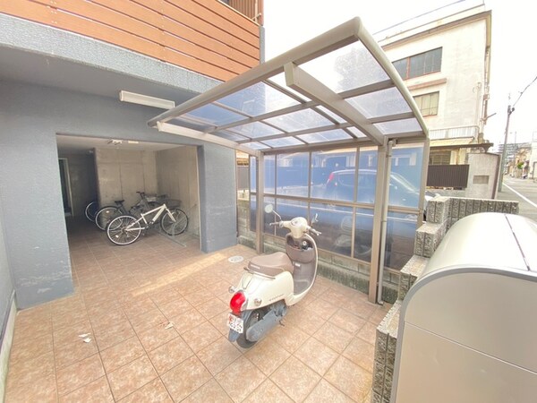バイク置き場