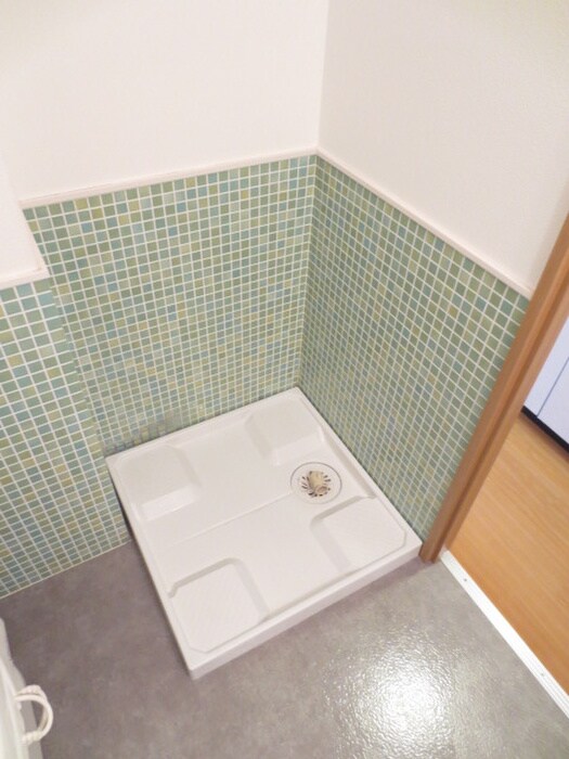 物件内観写真13　(洗濯機置場)