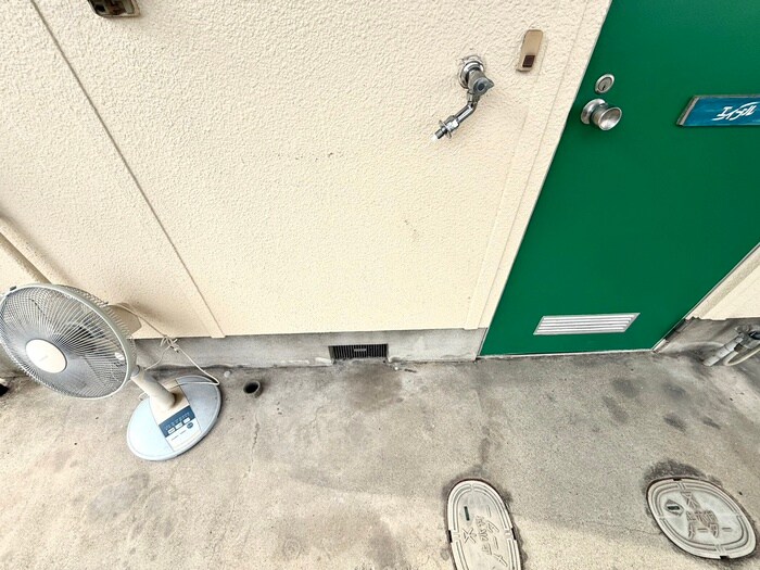 物件内観写真12　(洗濯機置場)