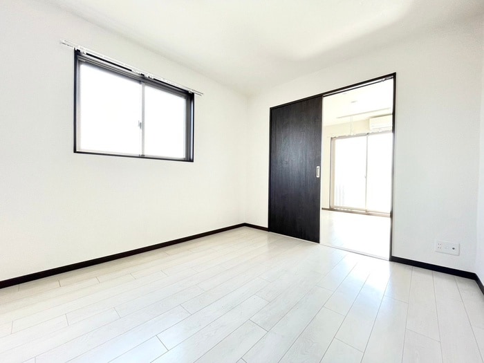 物件内観写真10　(居室)