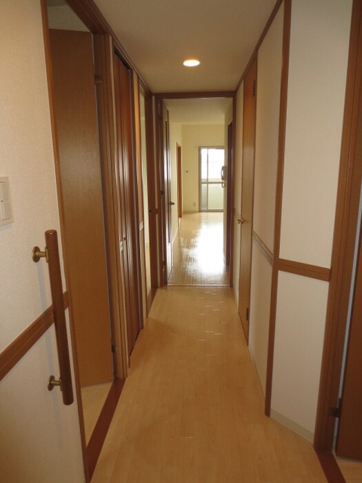 物件内観写真16　(玄関)