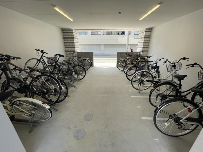 物件外観写真6　(駐輪場)