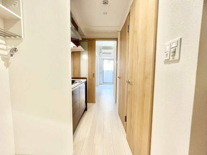 物件内観写真17　(廊下)