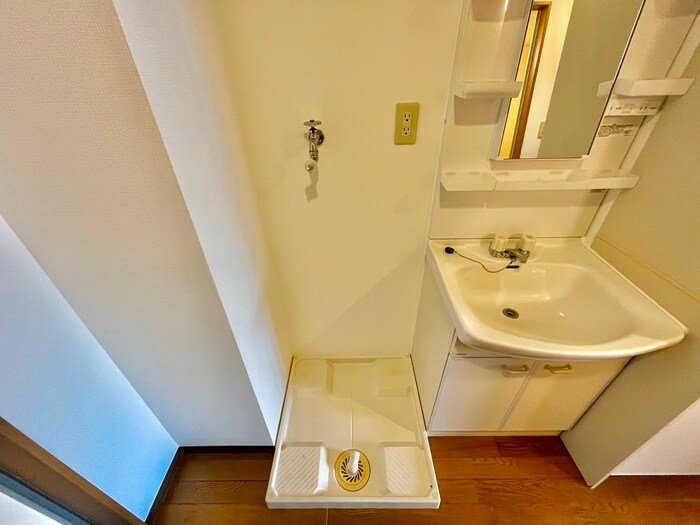 物件内観写真14　(洗濯機置場)