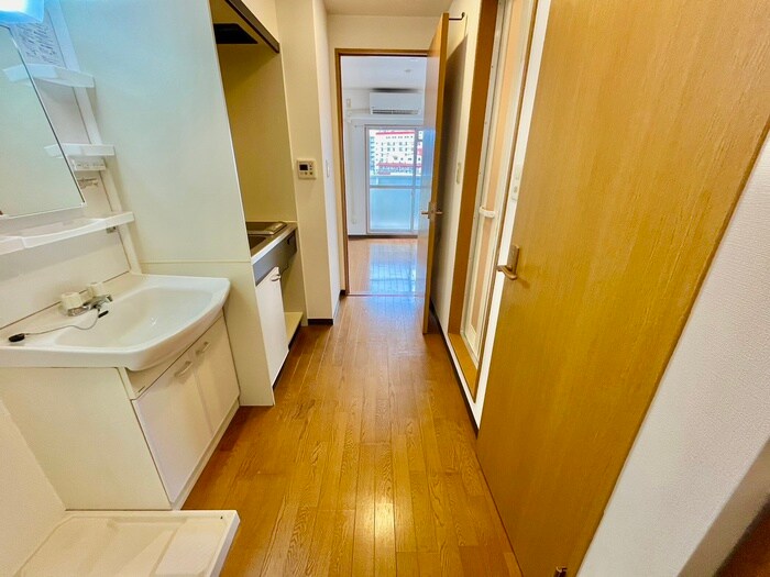 物件内観写真18　(洗濯機置場)