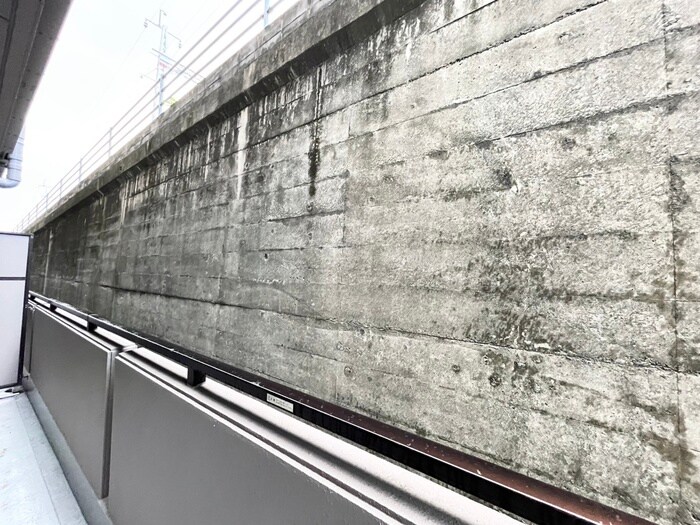 物件内観写真17　(室内からの展望)