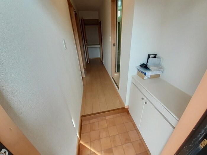 物件内観写真13　(玄関)