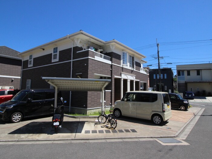 物件外観写真4　(駐輪場)