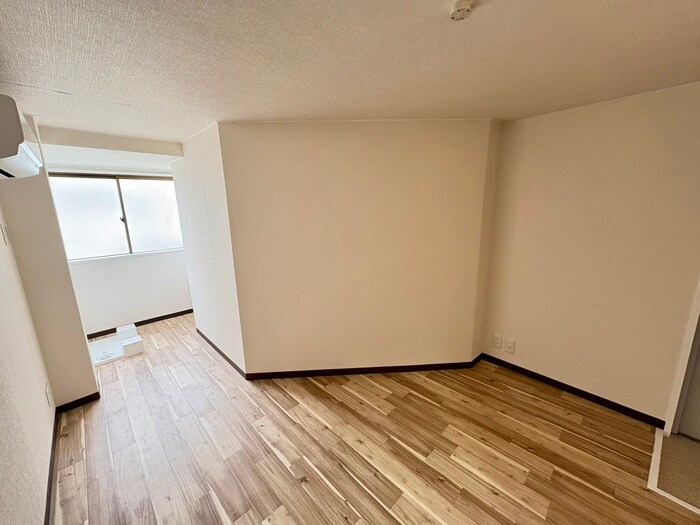 物件内観写真8　(居室)