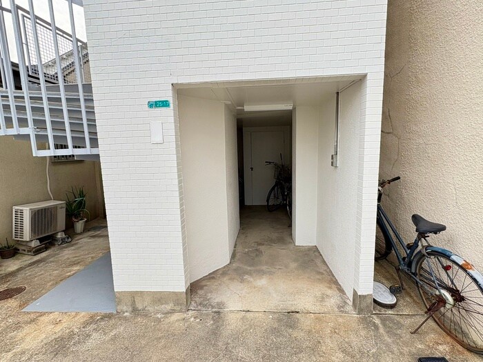 物件外観写真4　(駐輪場)