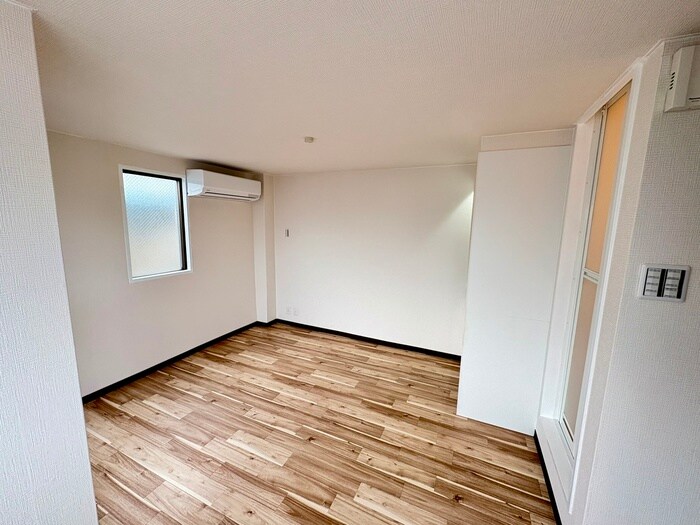 物件内観写真10　(居室)