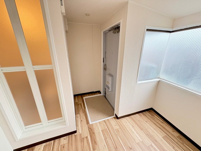 物件内観写真11　(玄関)