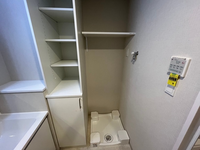 物件内観写真14　(洗濯機置場)