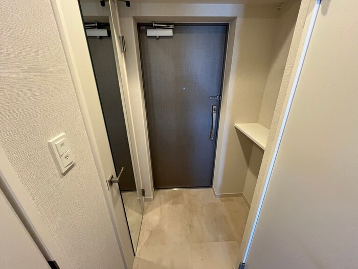 物件内観写真15　(玄関)