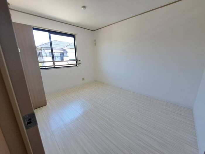 物件内観写真13　(居室)