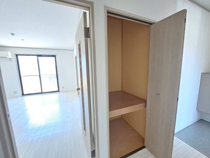 物件内観写真15　(廊下)