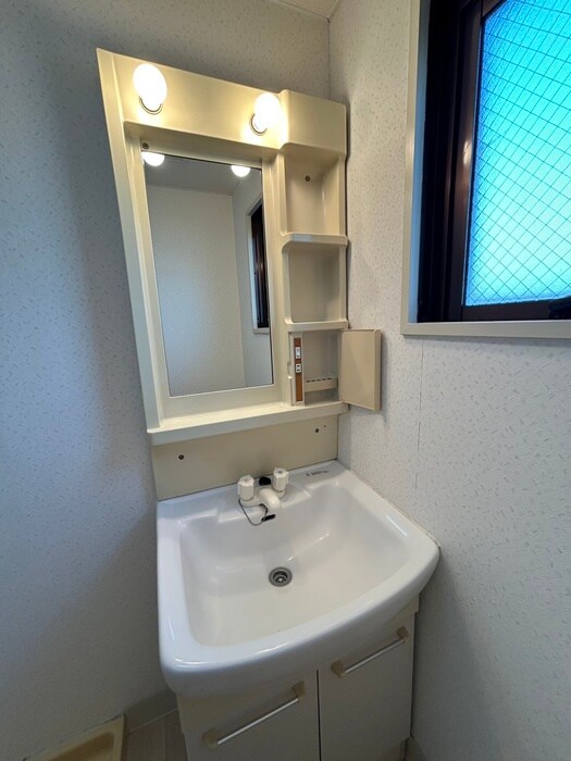 物件内観写真12　(洗面)