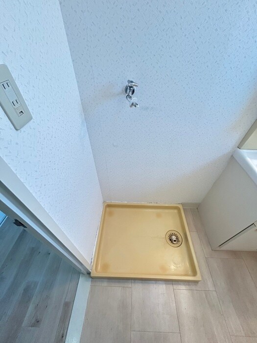 物件内観写真15　(洗濯機置場)