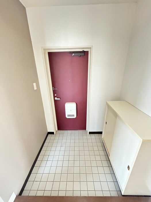 物件内観写真16　(玄関)