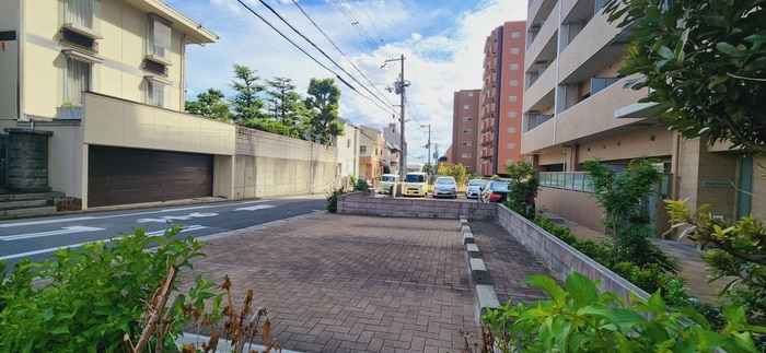 物件外観写真4　(駐車場)