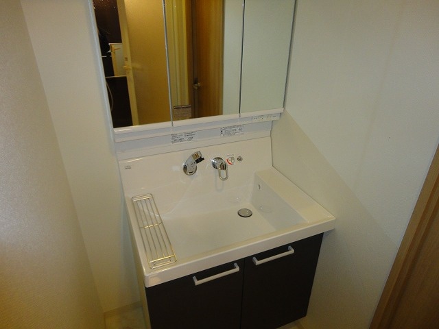 物件内観写真13　(洗面)