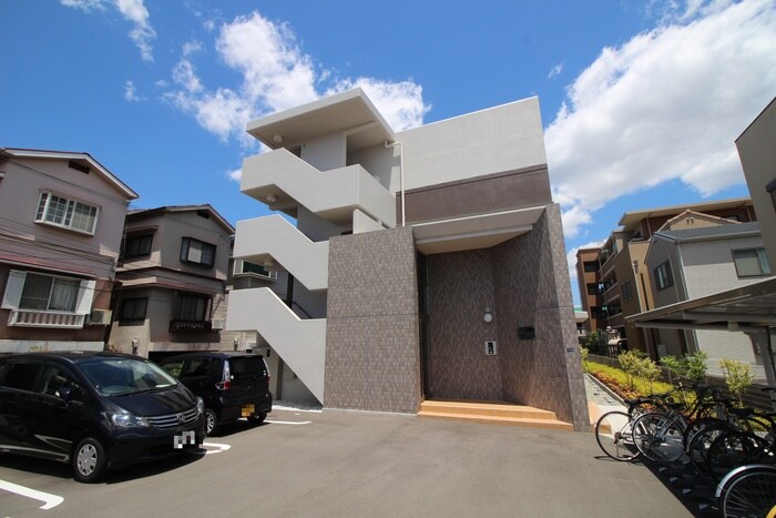 物件外観写真2　(駐車場)