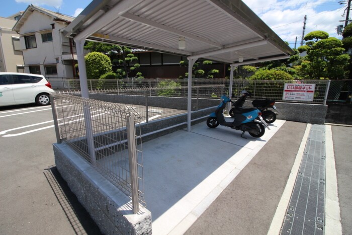 物件外観写真5　(駐輪場)