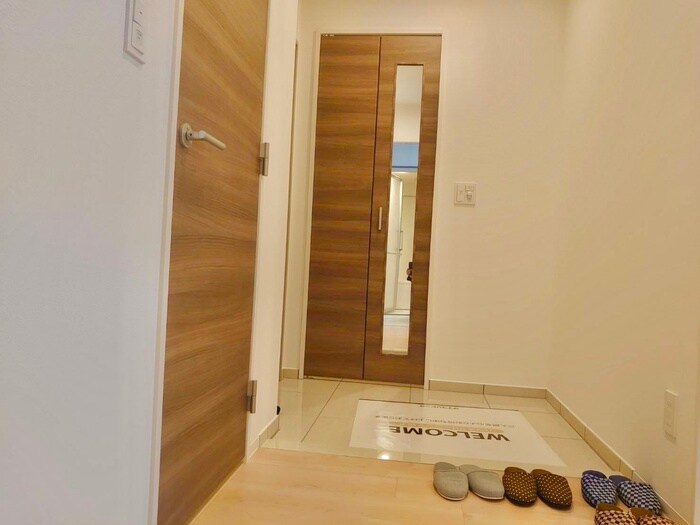 物件内観写真7　(玄関)
