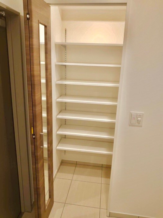 物件内観写真8　(靴箱)