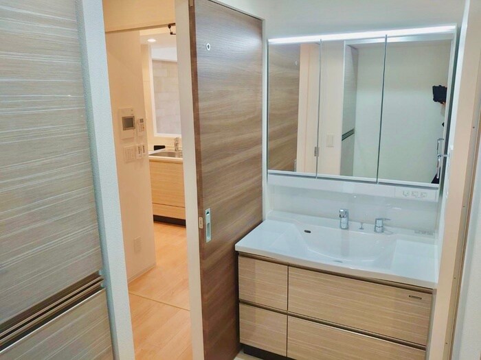 物件内観写真9　(洗面)