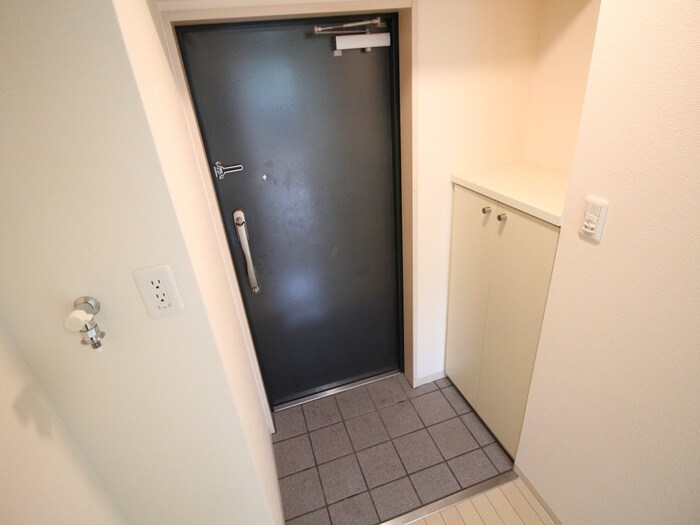 物件内観写真13　(玄関)