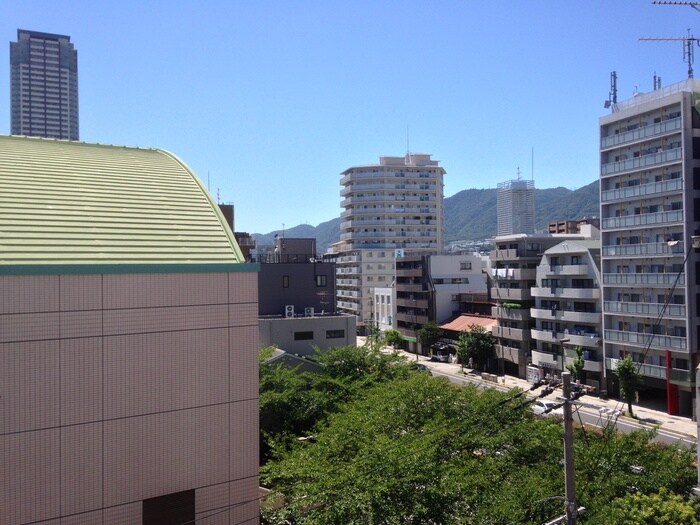 物件内観写真16　(室内からの展望)