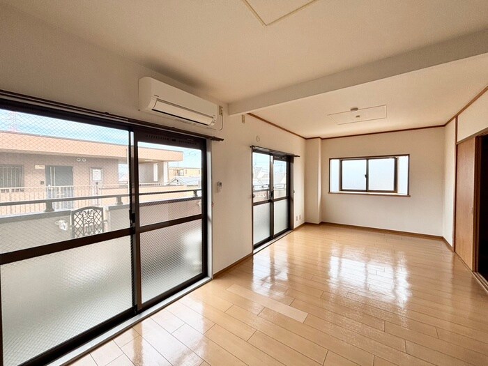 物件内観写真7　(居室)