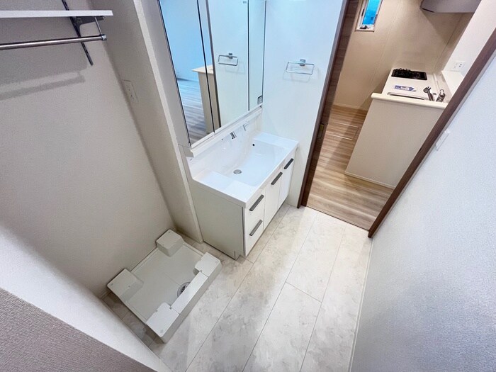 物件内観写真10　(洗濯機置場)