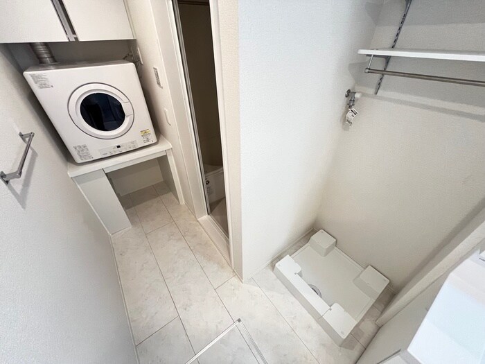 物件内観写真11　(洗濯機置場)